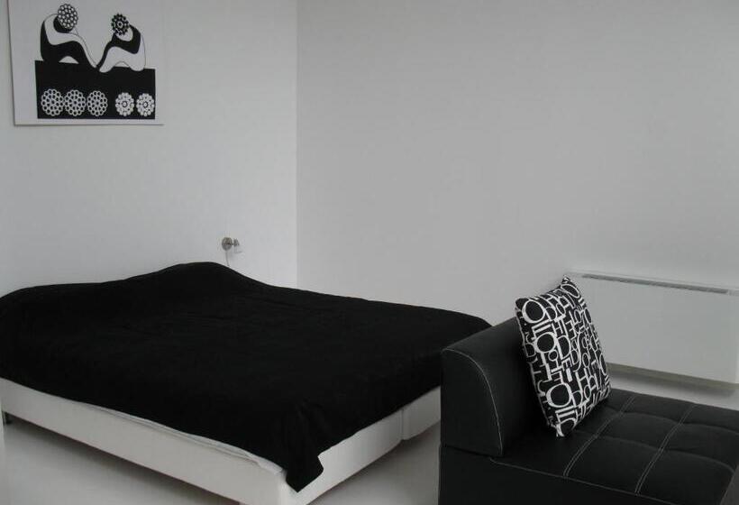 Family Hotel The Body