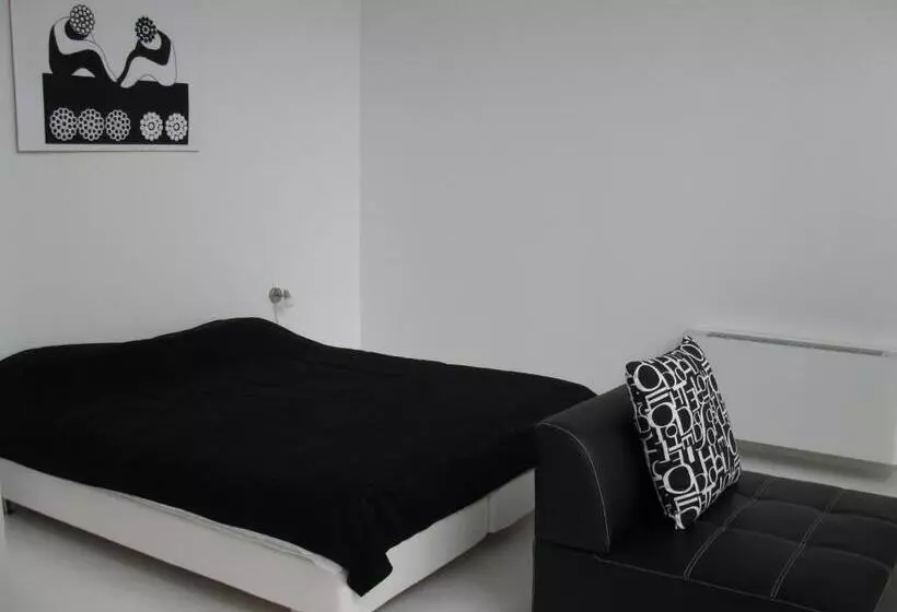 Family Hotel The Body