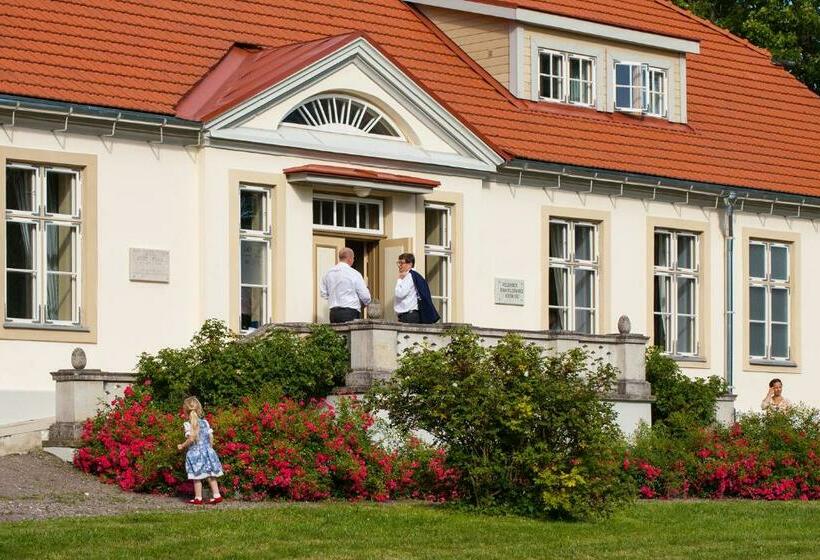 هتل Loona Manor Guesthouse