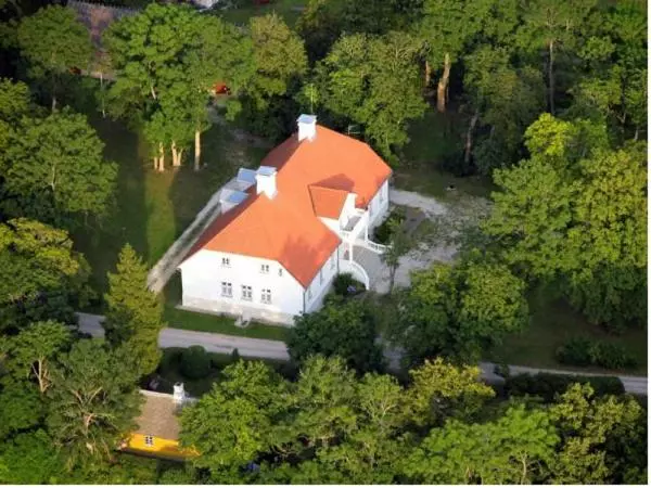 پانسیون Saare Manor Guesthouse