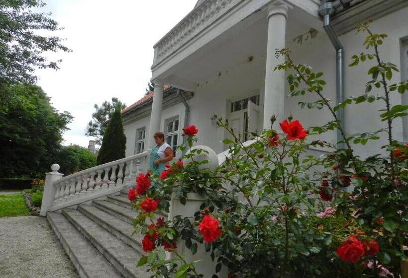 پانسیون Saare Manor Guesthouse