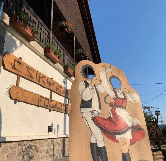 Schronisko Csíki Határ Fogadó/ Hanul Hotarul Ciucului