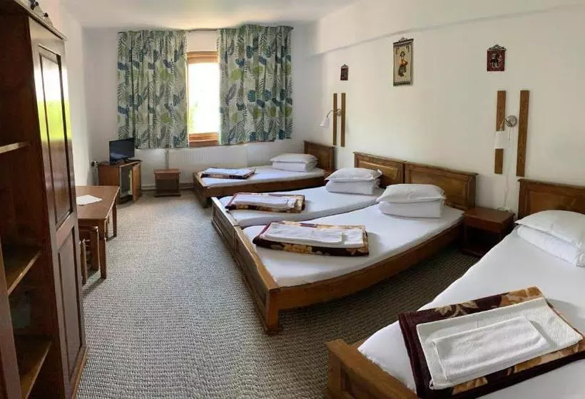 Retkeilymaja Csíki Határ Fogadó/ Hanul Hotarul Ciucului