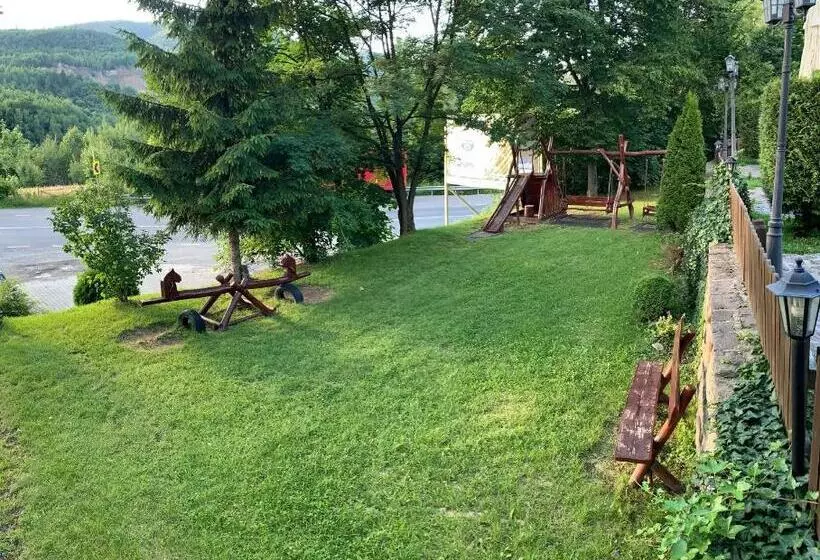 Retkeilymaja Csíki Határ Fogadó/ Hanul Hotarul Ciucului