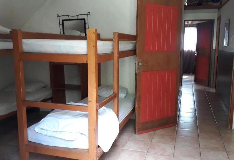 ユースホステル Les Pinées