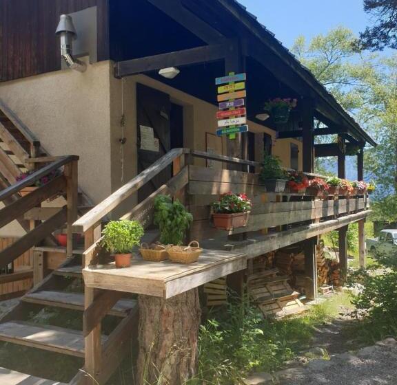 ユースホステル Les Pinées