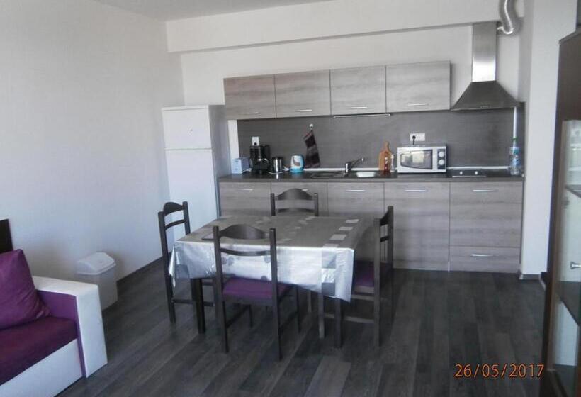 Apartments In Las Brisas