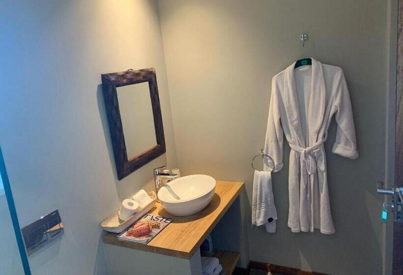 مبيت وإفطار Jbay Zebra Lodge