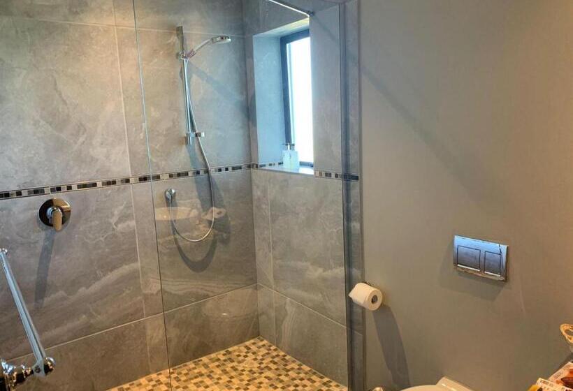 مبيت وإفطار Jbay Zebra Lodge