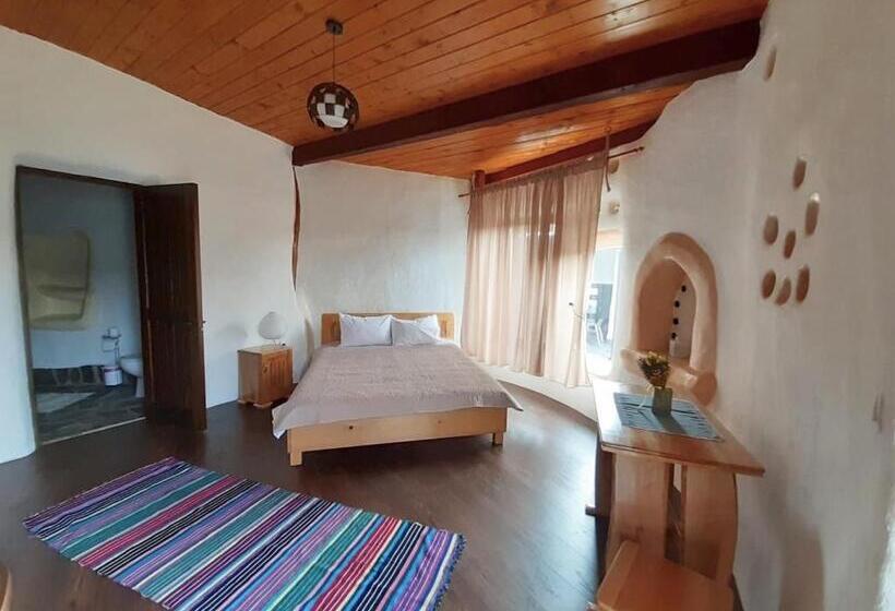 فندق Cob Village