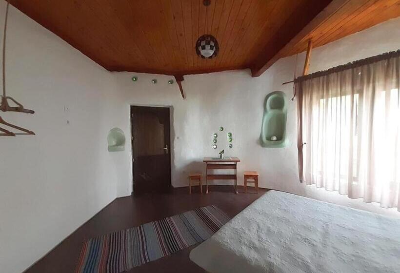 فندق Cob Village