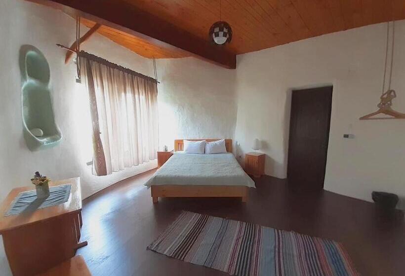 فندق Cob Village