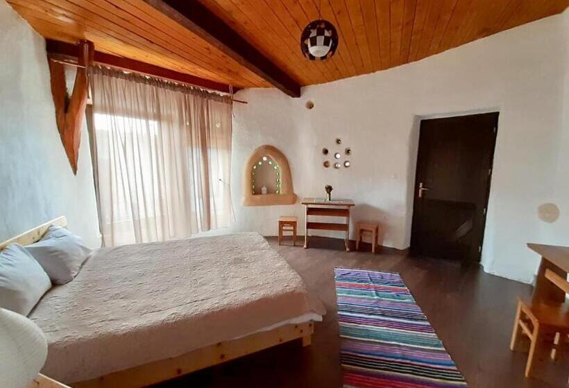 فندق Cob Village