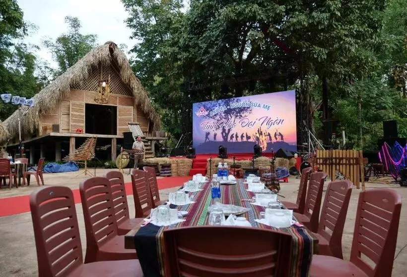هتل Khu Du Lịch Sinh Thái Akoea