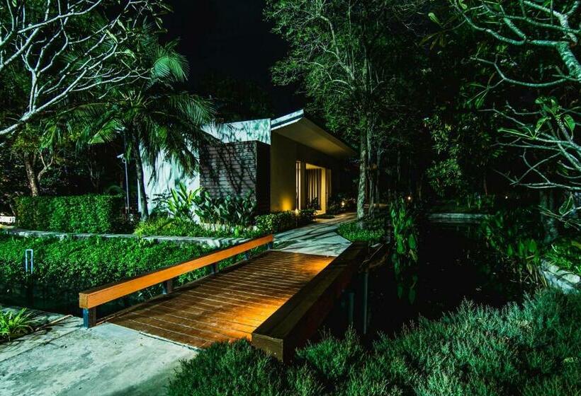 ホテル Lumphawa Amphawa