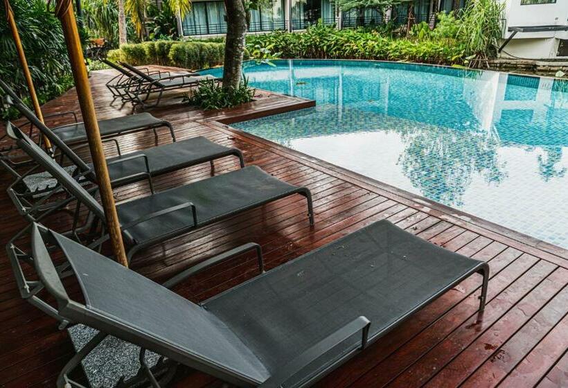 ホテル Lumphawa Amphawa