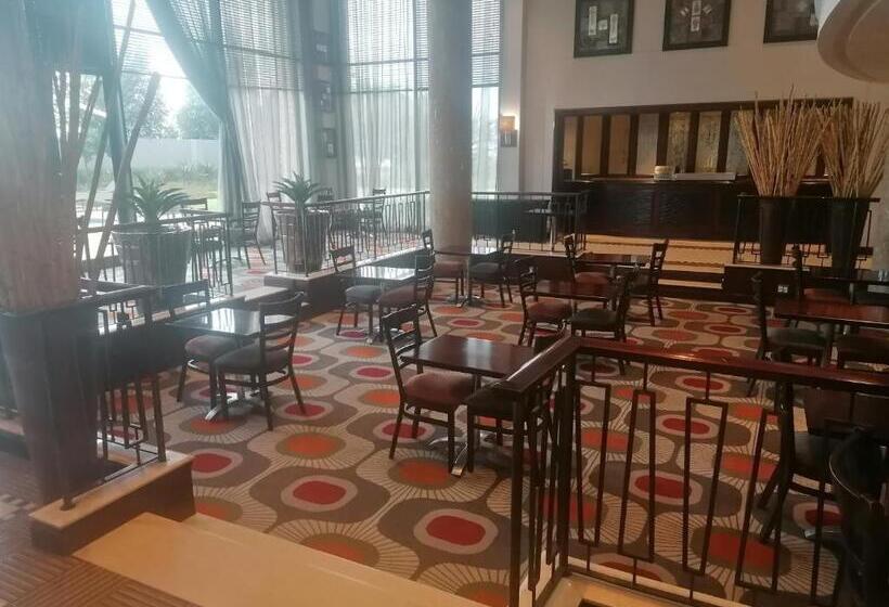 ホテル The Ridgepoint