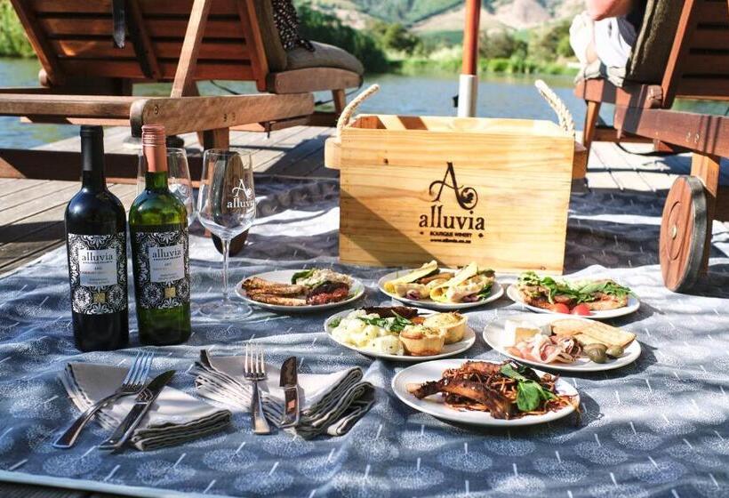 Пансион Alluvia Boutique Winery & Luxury Accommodation
