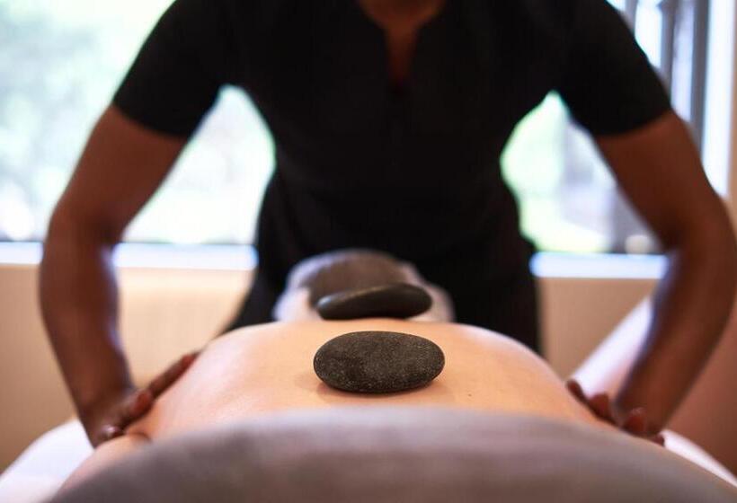 Пансион Alluvia Boutique Winery & Luxury Accommodation