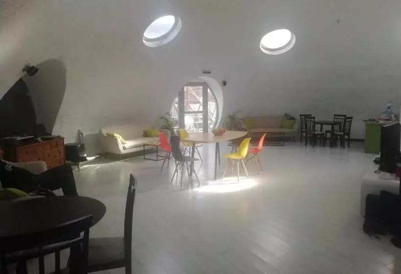 ペンション Domurile Din Zărnești