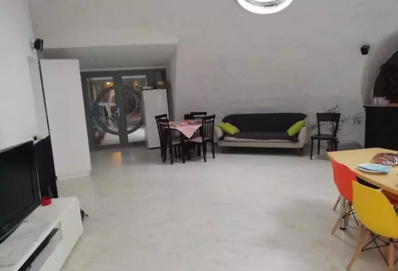 ペンション Domurile Din Zărnești