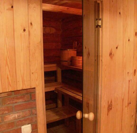 膳宿费 Turaidas Zieds