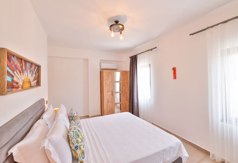 Thomas Suites Datca