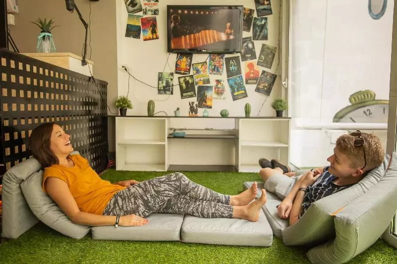 هاستل Onefam Paralelo