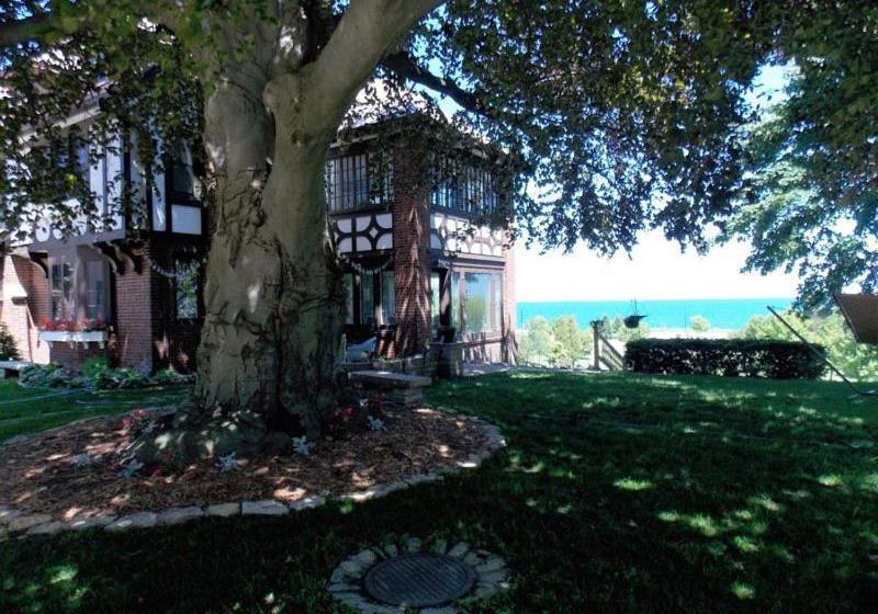 ベッドアンドブレックファースト Lochnaiar Inn