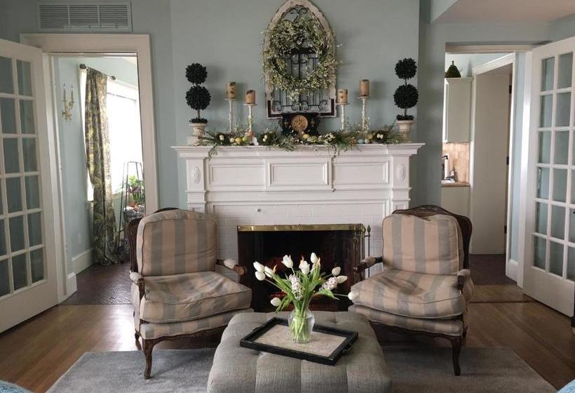 ベッドアンドブレックファースト Lochnaiar Inn