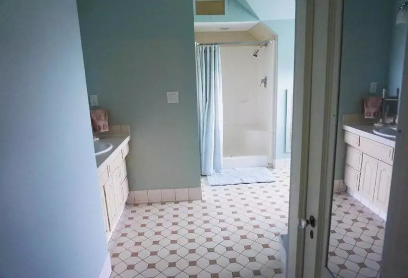 צימר Lochnaiar Inn