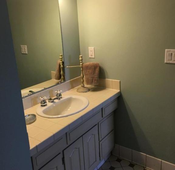 ベッドアンドブレックファースト Lochnaiar Inn