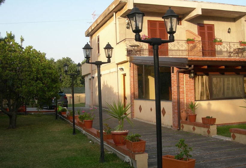 مبيت وإفطار Villa Sole Dell'etna