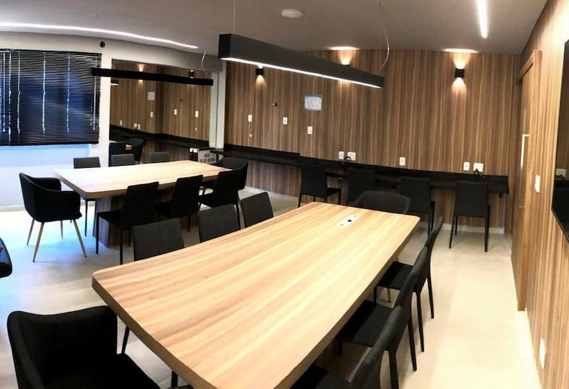 ホテル Atlantico Inn Apart