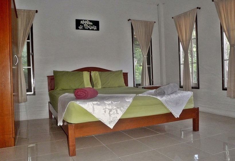 Отель Baan Leelawadee