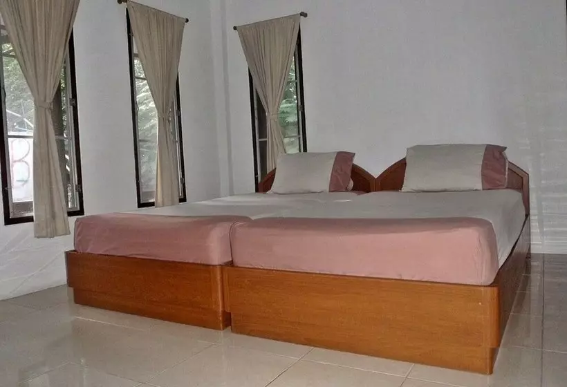 Hotelli Baan Leelawadee