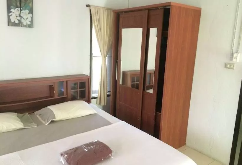 Hotelli Baan Leelawadee