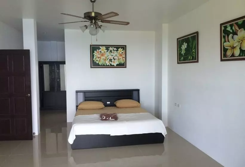 Hotelli Baan Leelawadee