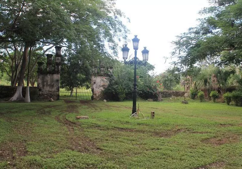 هتل Hacienda Blanca Flor