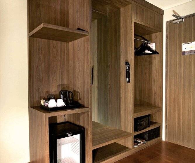 Szálloda Harper Purwakarta By Aston