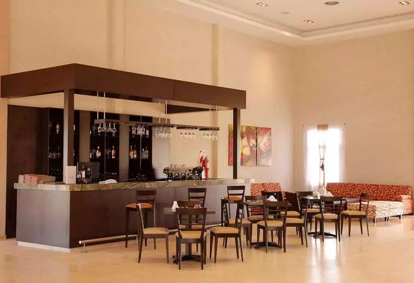 Hotel Howard Johnson By Wyndham Funes