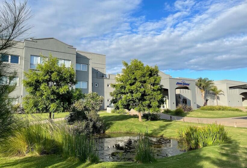 Hotel Howard Johnson By Wyndham Funes