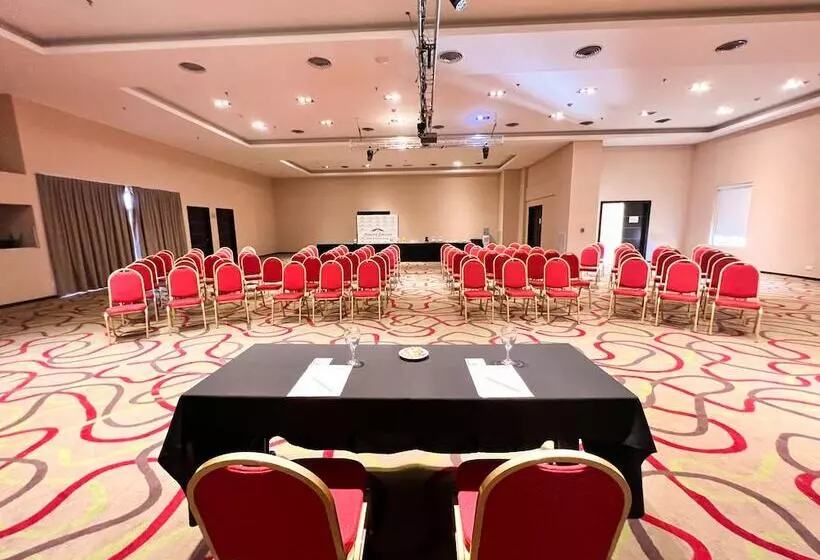 Hotel Howard Johnson By Wyndham Funes