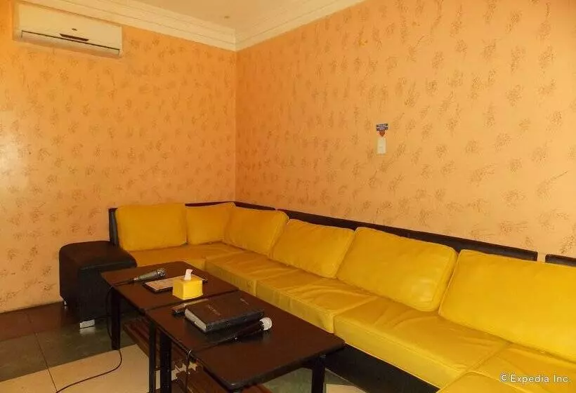 Mo2 Westown Hotel Mandalagan