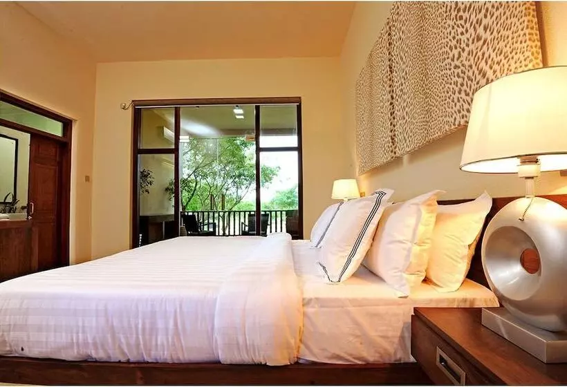 Hotel Nikara Yala Beach Villas