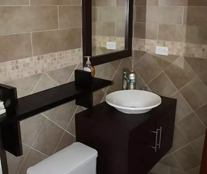 Отель Tarpon's Nest Lodge