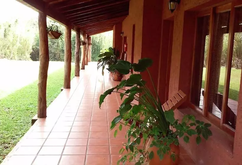 호텔 Ytororo Lodge