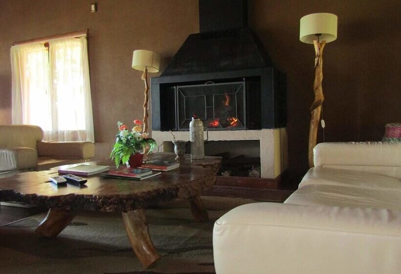 호텔 Ytororo Lodge