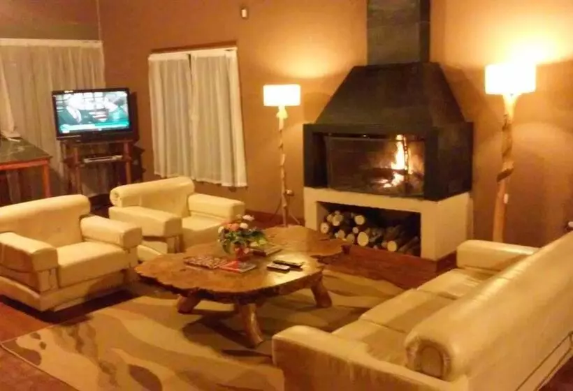 호텔 Ytororo Lodge