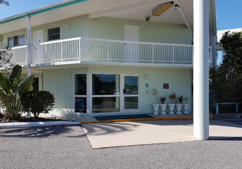 汽车旅馆  Reef Adventureland Motor Inn